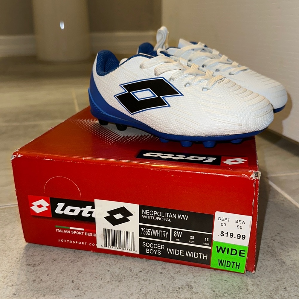 Toddler soccer shoes